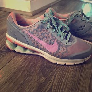 Women’s Nike Reax (gently worn)